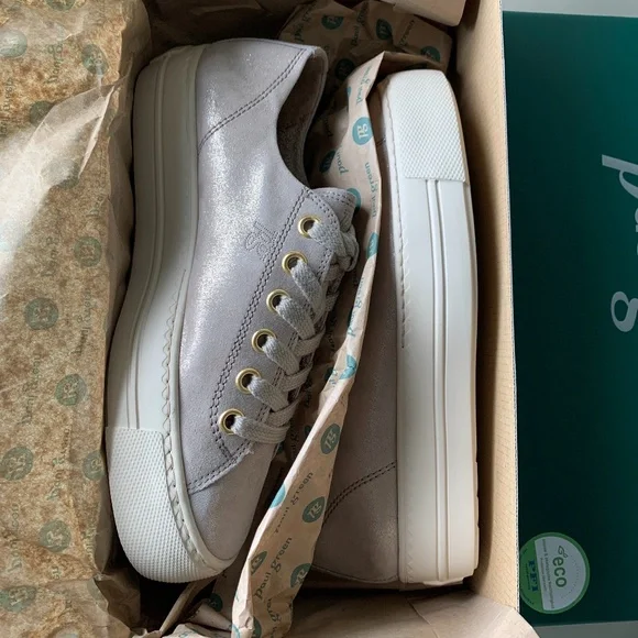 Paul Green Bixby Sneakers. Color: Cachemire Metallic Suede